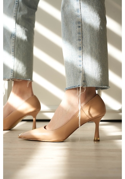 Esatsani Nude Krem Cilt Deri Gold Burunluk Detaylı Sivri Burun 8 Cm Topuk More Stiletto Kadın Ayakkabı Bej Cilt Esatsani Nude Krem Cilt Deri Gold Burunluk Detaylı Sivri Burun 8 Cm Topuk More Stiletto Kadın Ayakkabı Bej Cilt