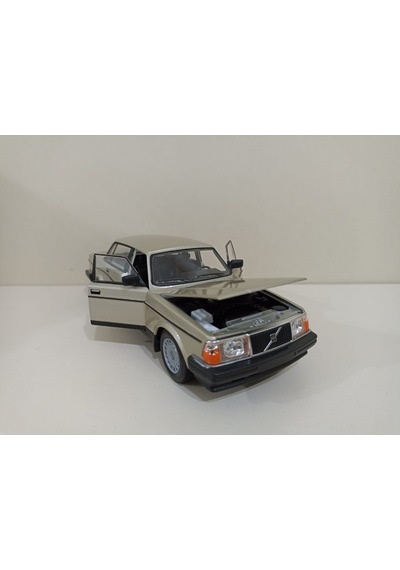 Volvo 240 Gl Gold Metallic 1 24 Ölçek Model Araba