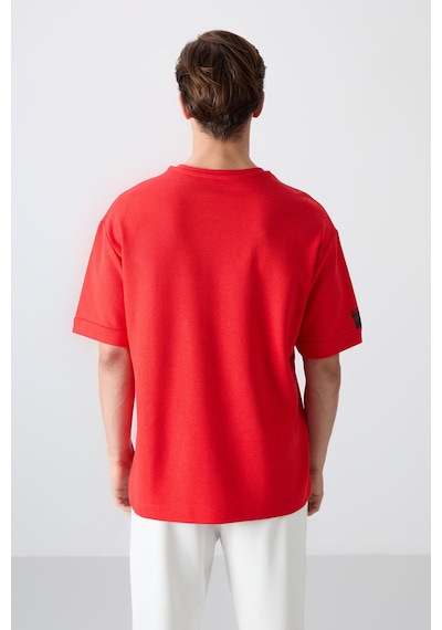 Tommy Life Fiesta Pamuklu Kalın Yüzeyi Dokulu Oversize Fit Basic Erkek T-shirt - 88339 Kirmizi Tommy Life Fiesta Pamuklu Kalın Yüzeyi Dokulu Oversize Fit Basic Erkek T-shirt - 88339 Kirmizi