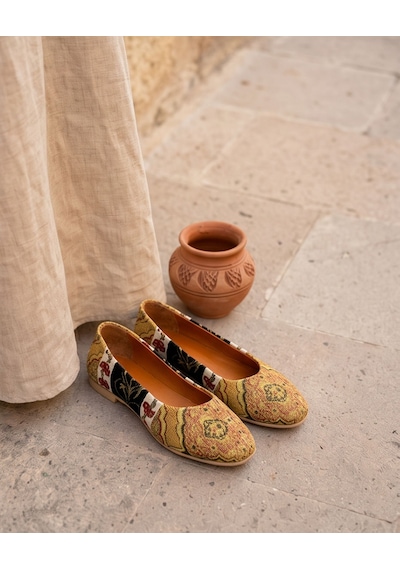 Futsishoes Vıttorıa Hakiki Deri Etnik Desenli Kadın Sarı Kilim Desenli Babet