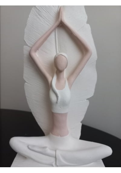 Yoga Yapan Kadın Heykeli