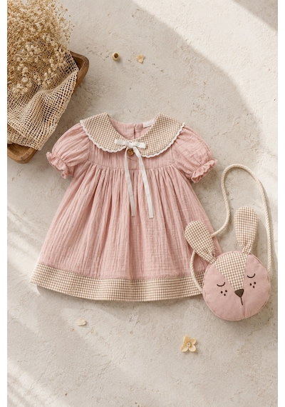 Minigimin Cicileri Miniğimin Cicileri Müslin Bebe Yaka Tavşan Çantalı Kız Çocuk Elbise - Pudra Minigimin Cicileri Miniğimin Cicileri Müslin Bebe Yaka Tavşan Çantalı Kız Çocuk Elbise - Pudra