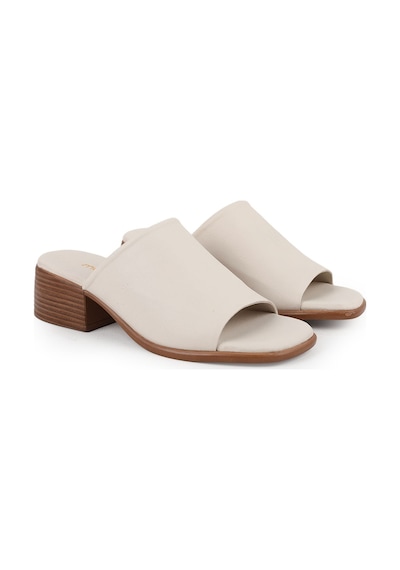 Mamma Mia Kadın Günlük Ayakkabı Slip-on Lazer Kesim Kısa Topuklu Hakiki Deri Anne Ayakkabısı 26y-1670 Bej Mamma Mia Kadın Günlük Ayakkabı Slip-on Lazer Kesim Kısa Topuklu Hakiki Deri Anne Ayakkabısı 26y-1670 Bej