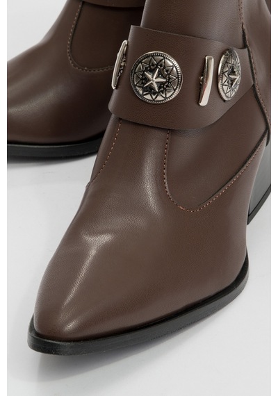 Luvishoes Luvi Shoes Kenda Kahve Cilt Arkadan Fermuarlı Tokalı Kadın Kalın Topuklu Bot Kahverengi Luvishoes Luvi Shoes Kenda Kahve Cilt Arkadan Fermuarlı Tokalı Kadın Kalın Topuklu Bot Kahverengi