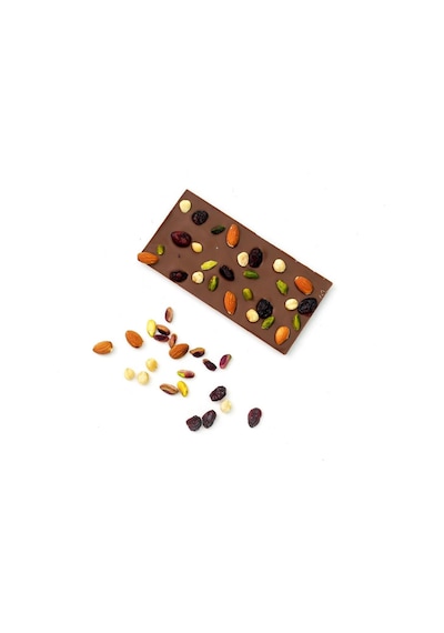 Lounge Bademli Kuruyemişli Sütlü Çikolata 110g