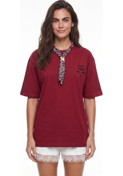 Onloox Kadın Bordo Bordo Pamuklu Bisiklet Yaka Oversize Nakışlı Leopar Fular Detaylı Kısa Kollu T-shirt Onloox Kadın Bordo Bordo Pamuklu Bisiklet Yaka Oversize Nakışlı Leopar Fular Detaylı Kısa Kollu T-shirt
