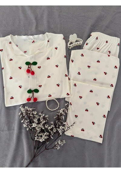 Mh Moony Homewears 2'li Sarkan Kiraz Detaylı Lüks Kaşkorse Pijama Takımı Muhteşem Kırmızı Mh Moony Homewears 2'li Sarkan Kiraz Detaylı Lüks Kaşkorse Pijama Takımı Muhteşem Kırmızı