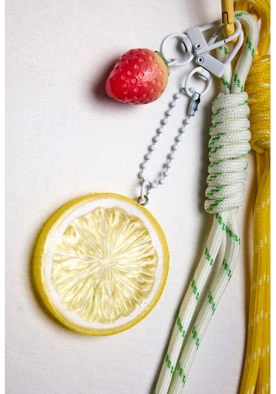 Standart Sarı Limon Ve Çilek Detaylı Çoklu Objeli Tasarım Charm Anahtarlık