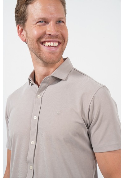 İmza Bej İtalyan Yaka Kısa Kol Cepsiz Slim Fit Esnek Gömlek 1004260159 Koyu Bej