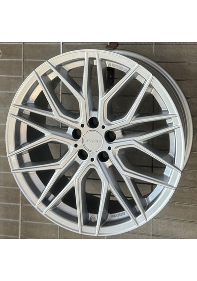 5 112 19 9.5 Et40 Ch73.1 Hyper Silver Arceo Valencia Jant