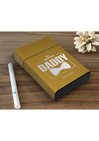 Bk Gift Kişiye Özel İsimli Tarihli Babalar Günü Tasarımlı Sarı Metal Sigara Tabakası