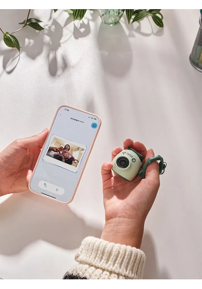 Instax Pal Dijital Fotoğraf Makinesi