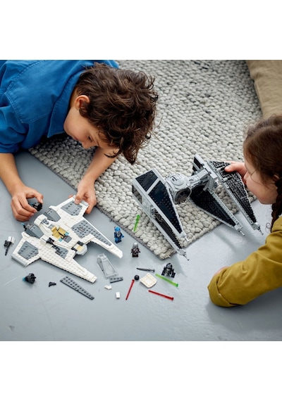 LEGO® 75348 Star Wars Mandalorian Fang Fighter Tıe Interceptor'a Karşı