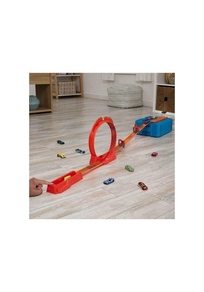 Hot Wheels Alev Temalı Akrobasi Seti Hmc04 16 Yol Yapım Parçası Ve 1 Oyuncak Araba Karışık