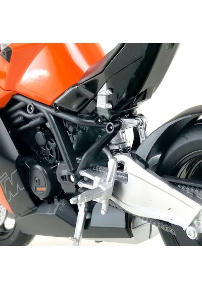 Nessiworld 1:10 1190 Rc8 Model Motosiklet