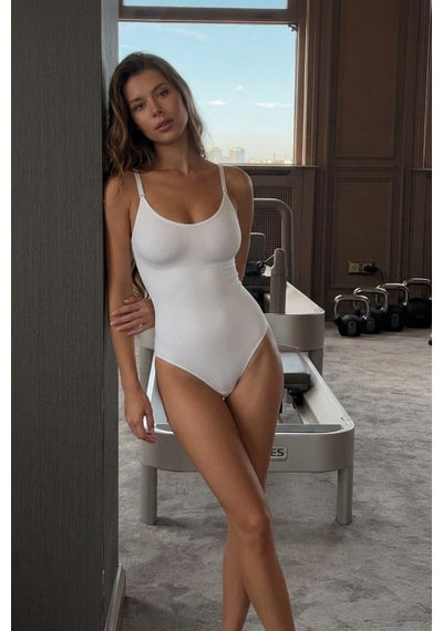 Kadın Slip Elastanlı Vücut Uyumlu Beyaz Body