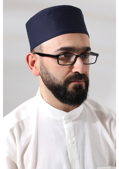 Lacivert Kapitone Elif Vav Nakışlı Kalıp Namaz Takkesi Lacivert