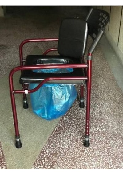 Medikaltec Deri Döşemeli Hasta Tuvaleti Klozeti Sandalyesi Kamp Seyyar Tuvalet Taşınabilir Tuvalet