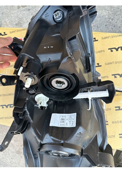 Toyota Auris Sağ Far Krom 2010-2012 Tyc