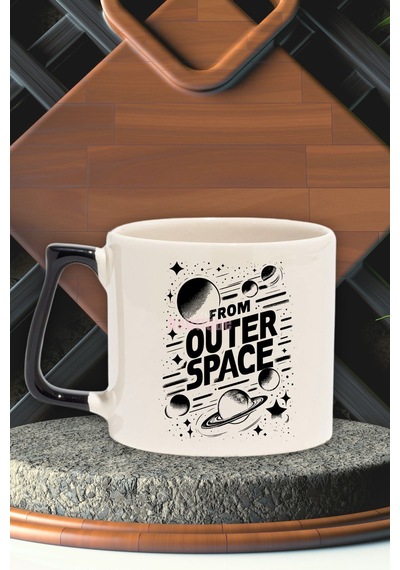 From Outer Space Baskılı Uzaydan Gelen Gizemli Yaratık Hediye Siyah Kulplu Kupa Bardak Siyah