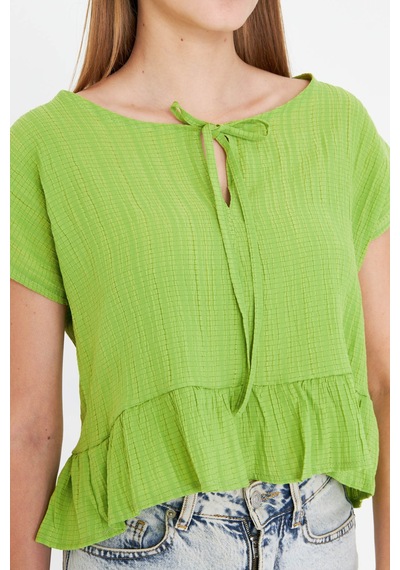 Armonika Kadın Fıstık Yeşili Yarasa Kol Yakası Bağlamalı Eteği Fırfırlı Oversize Crop Bluz Arm-24y001088 Armonika Kadın Fıstık Yeşili Yarasa Kol Yakası Bağlamalı Eteği Fırfırlı Oversize Crop Bluz Arm-24y001088