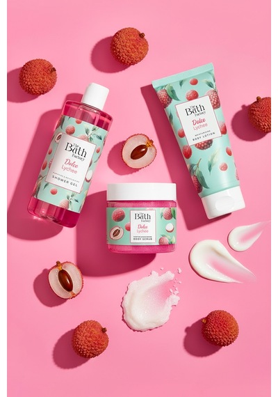 The Bath Factory Liçi Aromalı Duş Jeli + Liçi Aromalı Peeling + Liçi Aromalı Vücut Losyonu