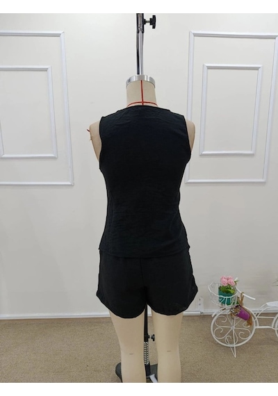 Defymoda Kadın Askılı Önü Düğmeli Asimetrik Detaylı Bluz Ve Astarlı Short Ikili Takım Siyah Defymoda Kadın Askılı Önü Düğmeli Asimetrik Detaylı Bluz Ve Astarlı Short Ikili Takım Siyah