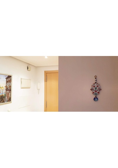 İlyasoğlu Hamsa Lazer Kesim Tahta Renkli Desenli Duvar Süsü Cam Nazarlık Sallantılı Tahta Model 2 26x10cm İlyasoğlu Hamsa Lazer Kesim Tahta Renkli Desenli Duvar Süsü Cam Nazarlık Sallantılı Tahta Model 2 26x10cm