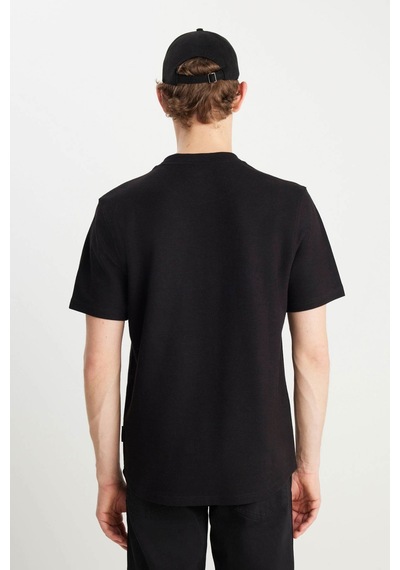 Wrangler Relaxed Fit Dokulu Bas Siyah Erkek Kısa Kol T-shirt Siyah