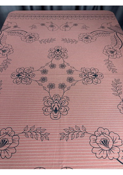 Çiçek Desenli Şık Kare Masa Örtüsü 150 X 150 Cm Kiremit