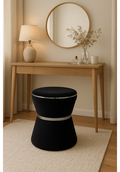 Fine Black-silver Puf Siyah