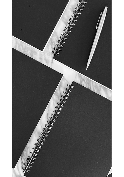 Spiralli Defter, Siyah Kapaklı, A5 Boyutunda 15x21 Cm , 100 Yaprak Çizgisiz