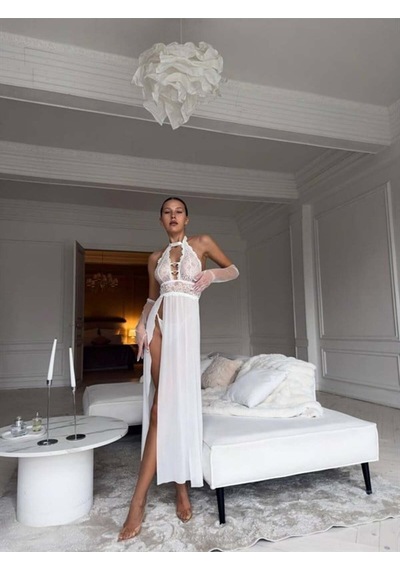 E Bulurum Closet Özel Tasarım Beyaz Dantel İşlemeli Göğüs Detaylı Yırtmaçlı Gecelik Beyaz