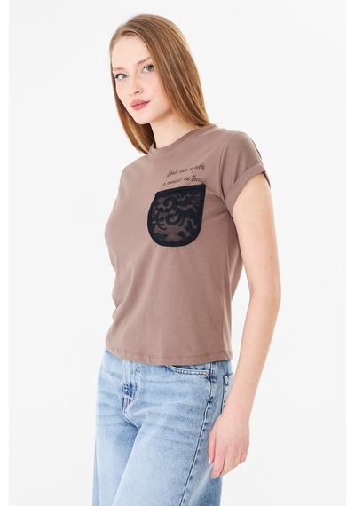 Sortie Collection Dantel Cepli Yazı Baskılı Katlama Kollu Tshirt Kahverengi