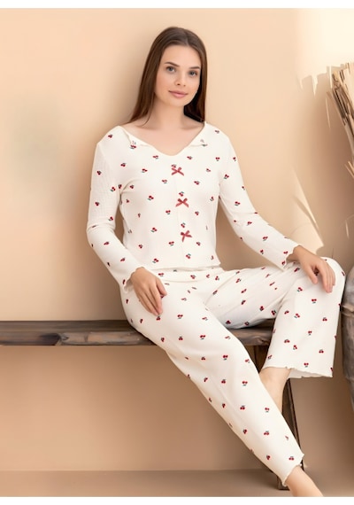 Kadın Kurdele Detaylı Kiraz Desenli U Yaka Likralı Pijama Takım Ekru