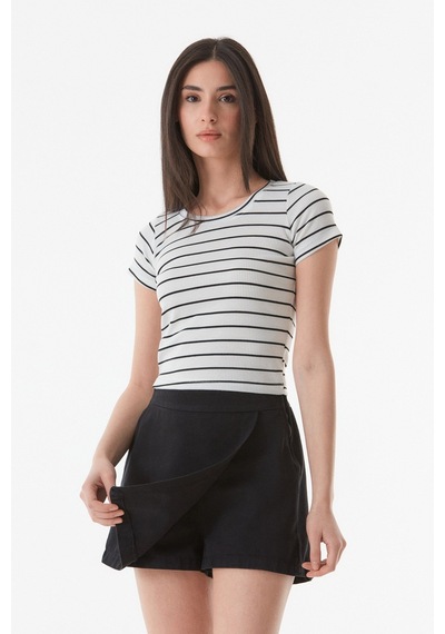 Fullamoda Gabardin Yandan Fermuarlı Şort Etek- Siyah 24YGB7114202576-Siyah