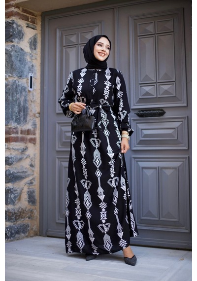 Hira Life Fashion Kadın Tesettür Geometrik Desen Önü Düğmeli Ve Bel Kuşaklı Viskon Elbise Siyah Siyah Hira Life Fashion Kadın Tesettür Geometrik Desen Önü Düğmeli Ve Bel Kuşaklı Viskon Elbise Siyah Siyah