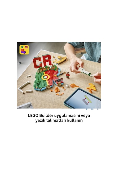 LEGO® Editions Cristiano Ronaldo – Unutulmaz Futbol Anları 43012 - 10 Yaş ve Üzeri Çocuklar için Dekoratif Futbol Modeli Yapım Seti (490 Parça)
