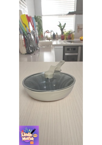 Akdeniz 28 Cm Cam Kapaklı Krem Döküm Derin Tava