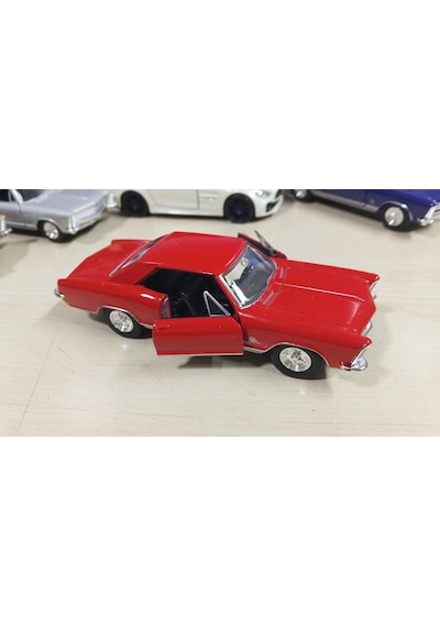 Oyuncak Metal Model Araba 1/36 Çek Bırak 1965 Buick Riviera Kırmızı