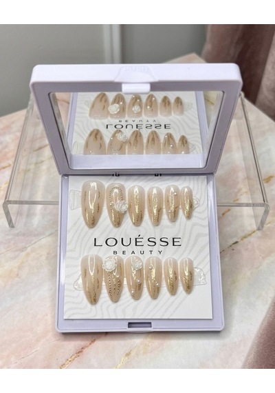 Louésse Golden Veil Takma Tırnak 12 Li Nude Gold Detaylı İnci Taşlı Zarif Nail Set