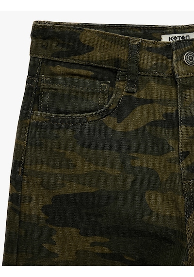 Koton Kamuflaj Desenli Cep Detaylı Pamuklu Gabardin Baggy Pantolon Haki Desenli 7wkb40048tw Koton Kamuflaj Desenli Cep Detaylı Pamuklu Gabardin Baggy Pantolon Haki Desenli 7wkb40048tw