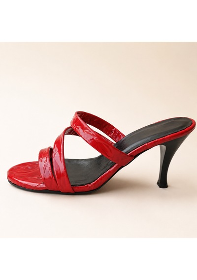 Yeo Leather Kırmızı Kırışık Rugan 3 Bantlı Kadın Sandalet 8cm İnce Topuk - Zamansız Tasarım Yeo Leather Kırmızı Kırışık Rugan 3 Bantlı Kadın Sandalet 8cm İnce Topuk - Zamansız Tasarım