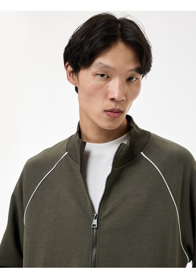Koton Uzun Kollu Çizgi Detaylı Cepli Pamuklu Dik Yaka Fermuarlı Sweatshirt Haki 6wam70088mk