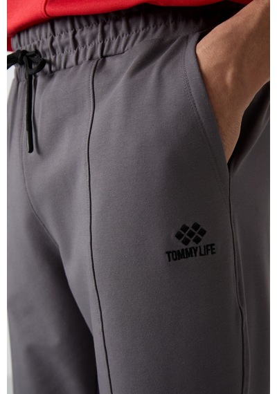 Tommy Life Koyu Gri Pamuklu Yumuşak Dokulu Comfort Fit Nakışlı Erkek Jogger - 82123 Koyu Gri