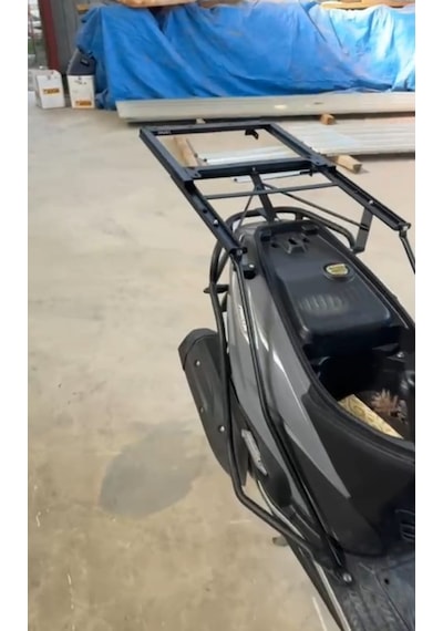 Rks Vrs 125 Kızaklı Kurye Paket Çanta Demiri