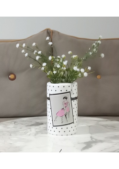 Vazoda Beyaz Yapay Çiçek Dekoratif Pembe Elbiseli Kadın Vazo Dahil 7 x 7 x 16 CM