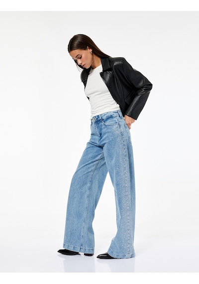Koton Pamuklu Normal Bel Taş Detaylı Geniş Paça Jean Pantolon - Wide Leg Jeans Orta İndigo 7wal40025md Koton Pamuklu Normal Bel Taş Detaylı Geniş Paça Jean Pantolon - Wide Leg Jeans Orta İndigo 7wal40025md
