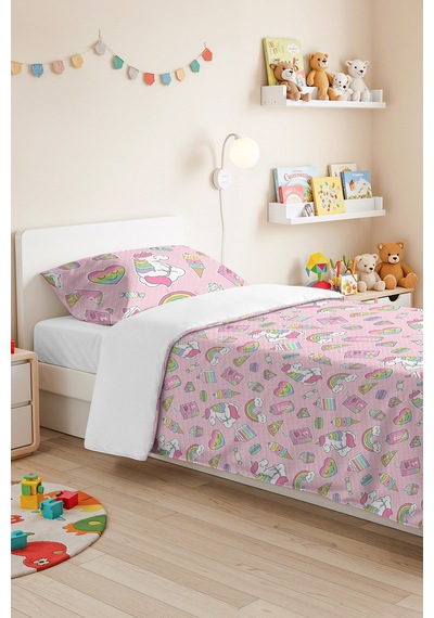Evimde Bambaşka Pembe Unicorn Gökkuşağı Kız Çocuk Pike Takımı - Pastel Bebek Odası Yatak Örtüsü - 160x220 CM Evimde Bambaşka Pembe Unicorn Gökkuşağı Kız Çocuk Pike Takımı - Pastel Bebek Odası Yatak Örtüsü - 160x220 CM