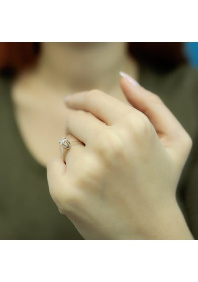 Lova 0,30 Karat Efektli Pırlanta Tektaş Yüzük - 1070091